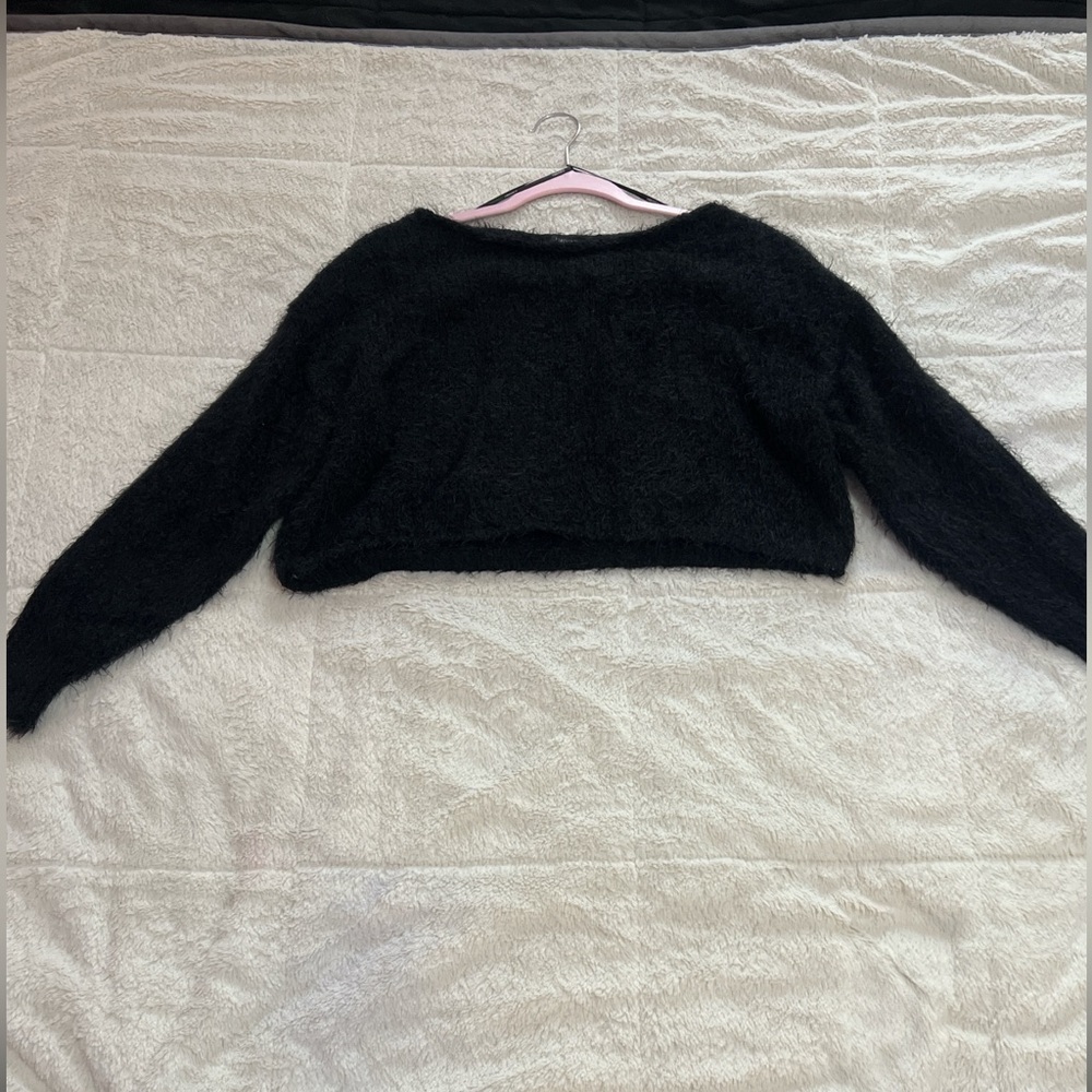 Black Long Sleeve Fuzzy Cropped Women's Top